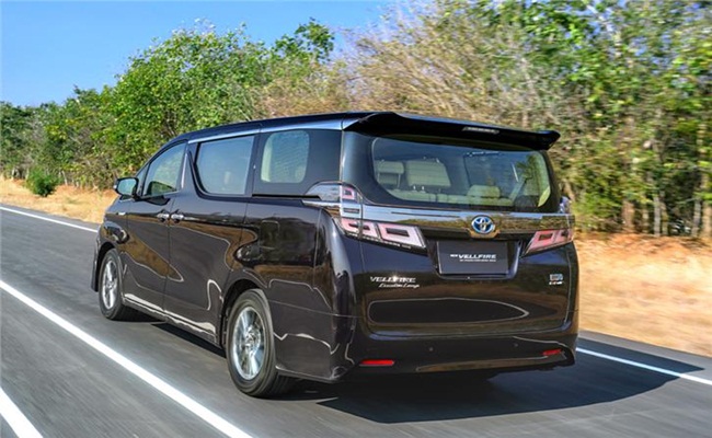 6 Seater Toyota Vellfire Van